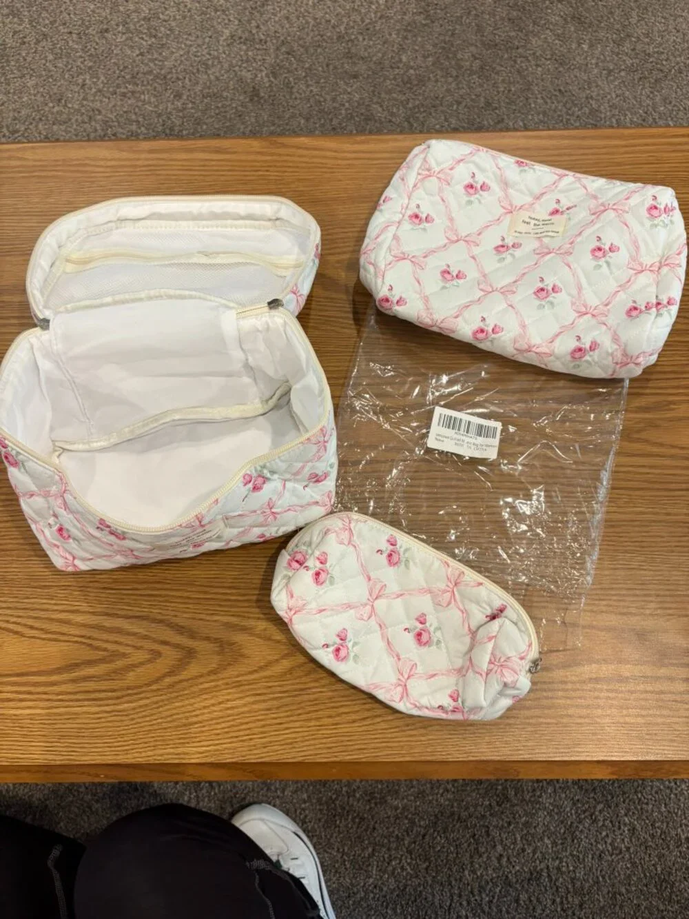 New in Bag, Senbowe foral quilted 3 piece makeup bag set